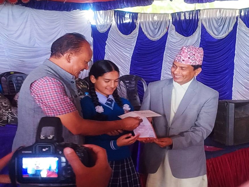 लागू औषध दुर्व्यसन विरुद्धको वक्तृत्वकलामा अल्पाइन स्कूलकी क्रिस्टिना चौलागाँई प्रथम