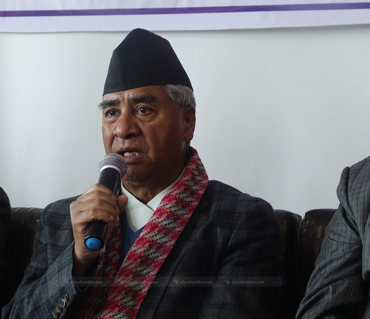 राष्ट्रपति र प्रधानमन्त्रीले संविधानलाई निजी सम्पत्ति बनाएः देउवा