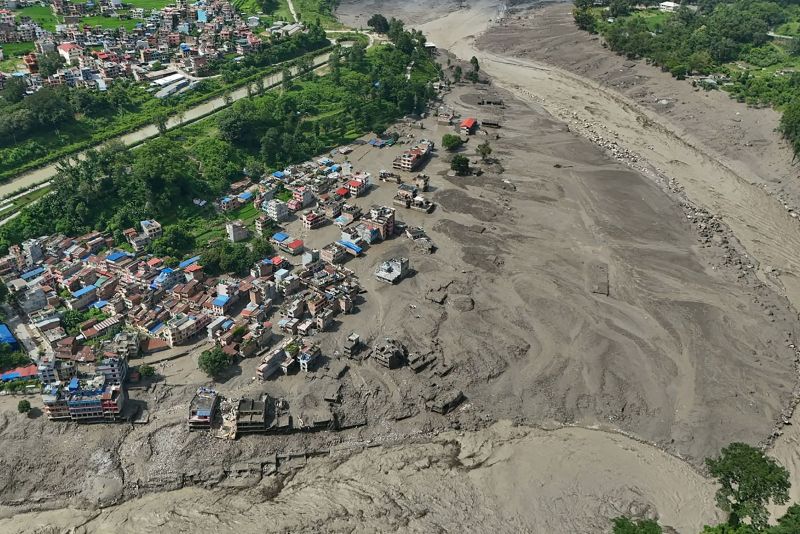 भोटेकोशी बाढीपीडितका लागि दोलखाका दुई नगरपालिकाबाट ४८ लाखभन्दा बढी सहयोग