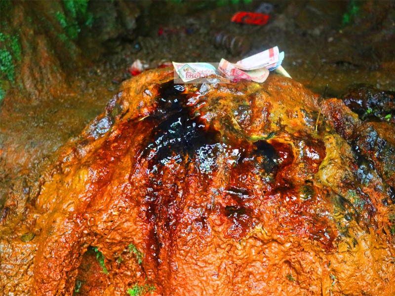 वैशाखेश्वर महादेव मन्दिरः बैतेश्वर गाउँपालिकाको एक धार्मिकस्थल (फोटोफिचर)