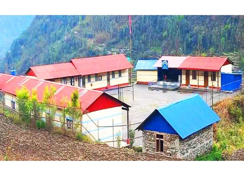 देवीटार माविका विद्यार्थीद्वारा भोटेकोशी बाढी पिडितलाई १० हजार सहयोग