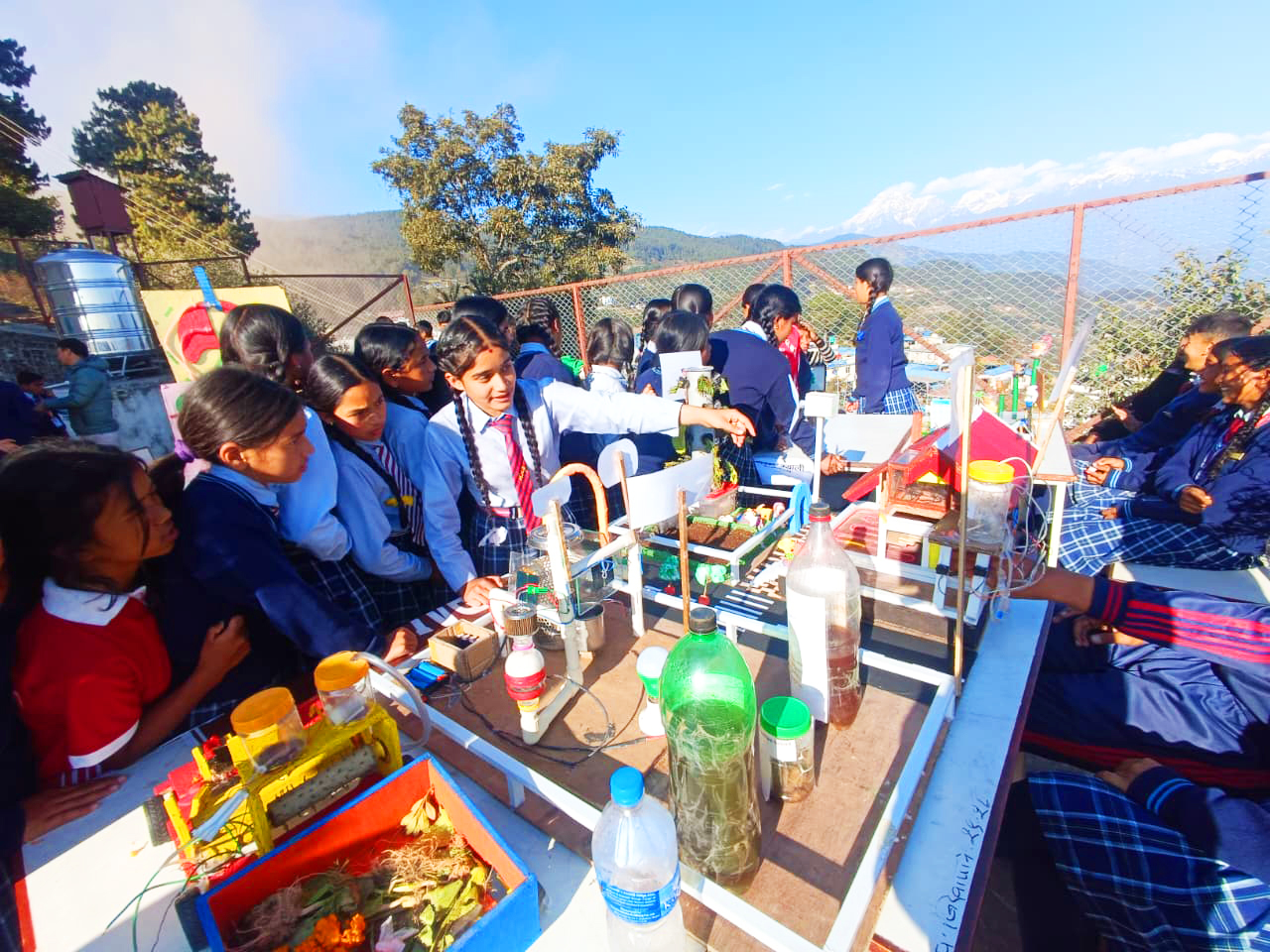 अतिरिक्त क्रियाकलापमा जोड दिँदै मोर्डन नेपाल स्कूल, ४ वर्षमा २८ प्रतियोगिताको विजेता